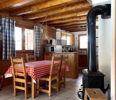 Champagny-en-Vanoise Apartment | Family-Friendly Chalet le Génépi - Rated 9/10 by Guests