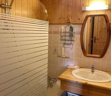Champagny-en-Vanoise Apartment | Family-Friendly Chalet le Génépi - Rated 9/10 by Guests