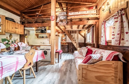 Vacheresse Ski Chalet | Cozy Chalet 'Le Glacier' with Mountain View & Private Garden