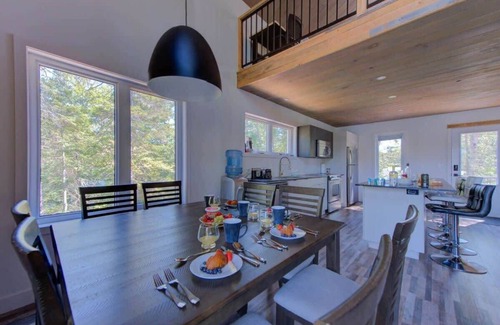 Mauricie Ski Chalet | Indulgent Chalet le Luft with Spa & Hot Tub Retreat