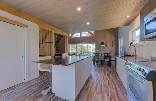 Mauricie Ski Chalet | Indulgent Chalet le Luft with Spa & Hot Tub Retreat