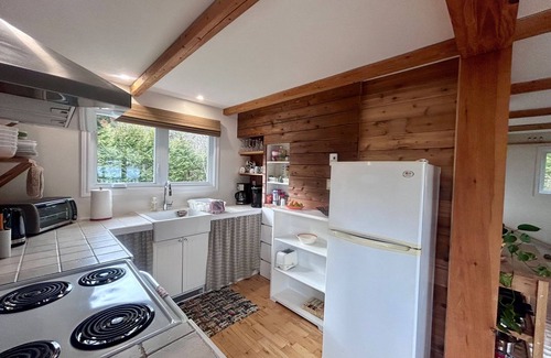 Chertsey Ski Chalet | Pet-Friendly Chalet Le Nénuphar with Spa & Pool Perks