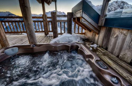 Villard-Reculas Ski Chalet | Chalet Le Perchoir: Spa, Sauna & Ski-In Access