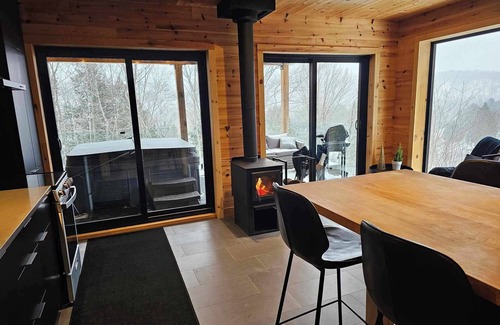 Rawdon Ski Chalet | Chalet Le Petit Buron 2 minutes from the ski slopes and many activities