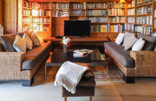 Caux Ski Chalet | Cozy Getaway at Chalet Le Revers - Pet & Child Friendly