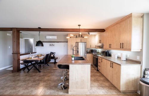 Saint Come Ski Chalet | Relax at Chalet le Summum du Bonheur with Spa & Hot Tub