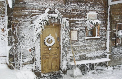 La Clusaz Ski Chalet | Chalet 'Le Vieux Madrier': Lake View & Private Terrace Getaway