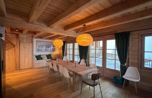 Villard-Reculas Ski Chalet | Inviting Chalet Le Yéti de Villard with Hot Tub & Views