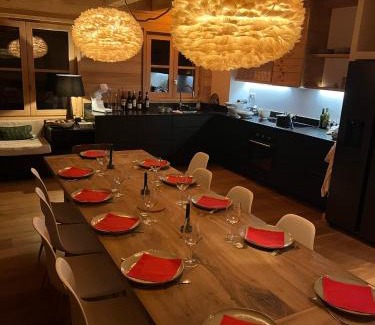 Villard-Reculas Ski Chalet | Inviting Chalet Le Yéti de Villard with Hot Tub & Views