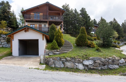 Bolquere Ski Chalet | Chalet les deux marmottes - Scenic Mountain View Retreat