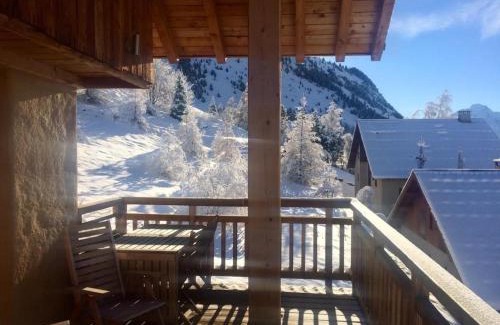 Villard-Reculas Ski Chalet | Inviting Chalet Les Ecrins with Hot Tub & Family-Friendly Amenities