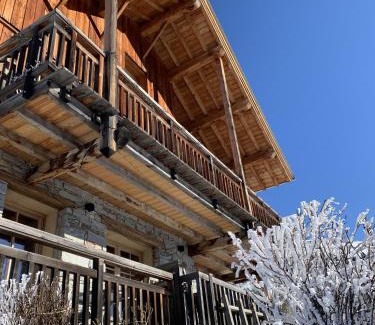 Villard-Reculas Ski Chalet | Inviting Chalet Les Ecrins with Hot Tub & Family-Friendly Amenities