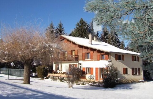 Barcelonnette Ski Chalet | Family-Friendly Chalet Ecureuils with Ocean View & Pool