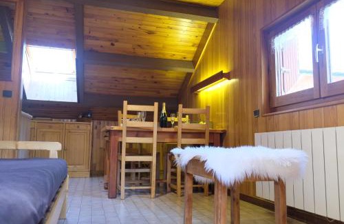 Valloire Apartment | Inviting Chalet Les Gentianes: Family-Friendly & Pool Access
