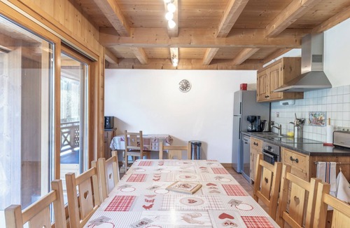 Sixt-Fer-a-Cheval Ski Chalet | Chalet 'Les Laouchets - 8 Pers' with Mountain View, Balcony and Wi-Fi