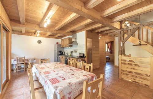 Sixt-Fer-a-Cheval Ski Chalet | Chalet 'Les Laouchets - 8 Pers' with Mountain View, Balcony and Wi-Fi
