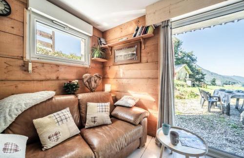 Vacheresse Apartment | Charming Chalet Les Mios: Family-Friendly Getaway Awaits