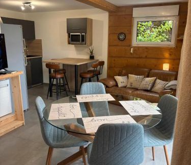 Vacheresse Apartment | Charming Chalet Les Mios: Family-Friendly Getaway Awaits