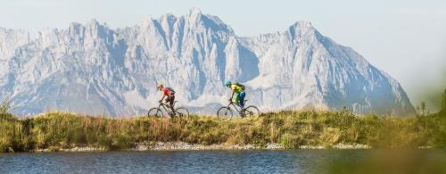 Kirchberg in Tirol Ski Chalet | Explore Chalet Levi: Pet-Friendly Retreat for Families