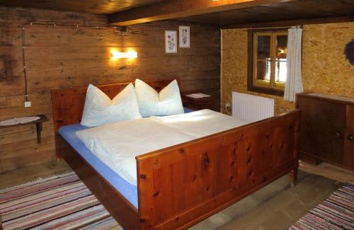 Vorderlanersbach Ski Chalet | Pet-Friendly Chalet Lippnerhütte with Great Reviews