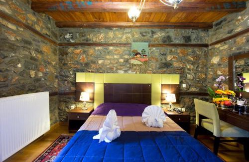 Aghios Athanasios Hotel | Discover Chalet Lithos: Pet-Friendly Stay with Breakfast