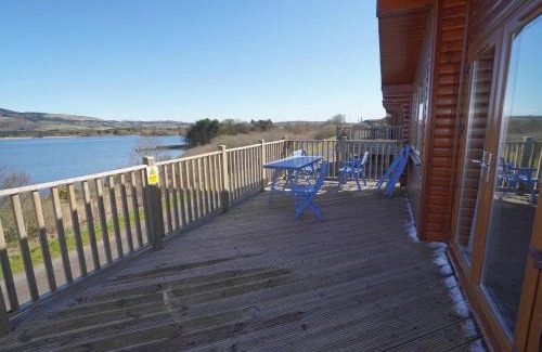Kinross Ski Chalet | Chalet Loch Leven Lodge 11: Oceanfront Retreat with Pets Welcome