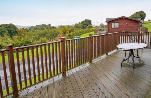 Kinross Ski Chalet | Experience Chalet Loch Leven Lodge 7 with Oceanfront Views