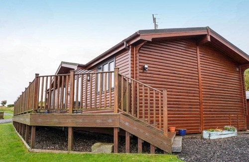 Kinross Ski Chalet | Experience Chalet Loch Leven Lodge 7 with Oceanfront Views
