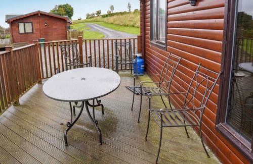 Kinross Ski Chalet | Experience Chalet Loch Leven Lodge 7 with Oceanfront Views