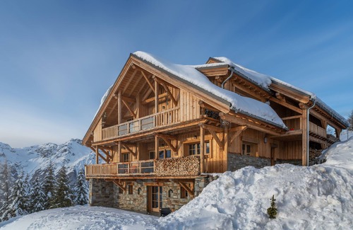 Villard-Reculas Ski Chalet | Exclusive Chalet Lodge Oberig: Ski-In-Ski-Out Retreat