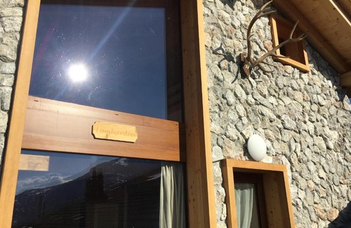 Nendaz Ski Chalet | Pet-Friendly Chalet Lombardie: 10/10 Guest-Rated Escape