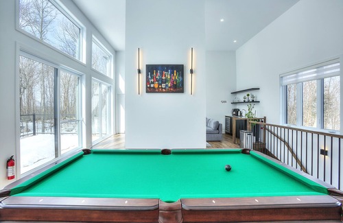 La Conception Ski Chalet | Chalet Lumina: Mountain Majesty with Spa & Pool Access