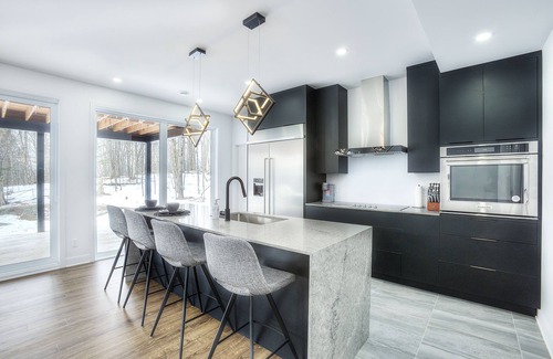 La Conception Ski Chalet | Chalet Lumina: Mountain Majesty with Spa & Pool Access