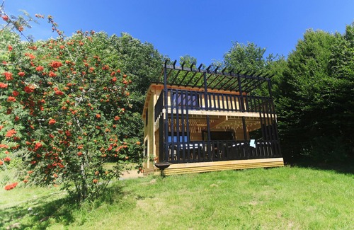 Chamberet Ski Chalet | Relax at Chalet Luxor & Spa with Pool and Pet-Friendly Stay