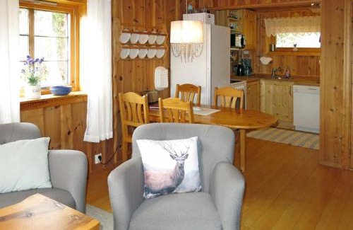 Balestrand Ski Chalet | Pet-Friendly Retreat: Chalet Målsnes - FJS015 by Interhome