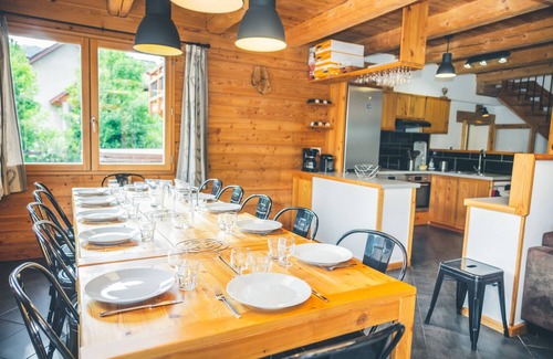Saint-Chaffrey Ski Chalet | Experience Chalet Mélèzor: Sleeps 15 with Spa & Hot Tub