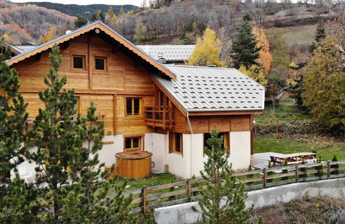 Saint-Chaffrey Ski Chalet | Experience Chalet Mélèzor: Sleeps 15 with Spa & Hot Tub