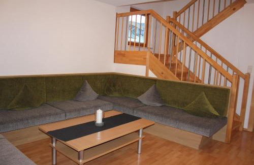 Huben House | Chalet Mühle: Pet-Friendly Retreat with Breakfast Included