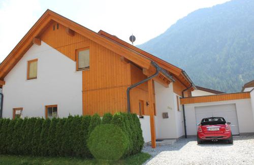 Huben House | Chalet Mühle: Pet-Friendly Retreat with Breakfast Included