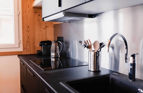 Montgenevre Apartment | Relax at Chalet M: Family-Friendly with Spa & Breakfast