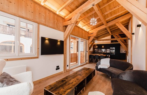Montgenevre Apartment | Relax at Chalet M: Family-Friendly with Spa & Breakfast