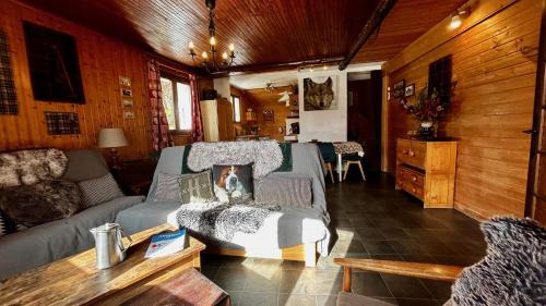 Huez-en-Oisans Ski Chalet | Pet-Friendly Retreat at Chalet Martine - Rated 7.7/10