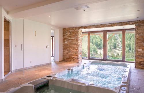 Peone Ski Chalet | Experience Chalet Massada with Pool, Jacuzzi & Ski Views