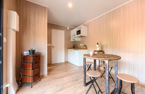 Cornimont Ski Chalet | Cozy Chalet 'Massassi Plaza' with Mountain Views & Hot Tub