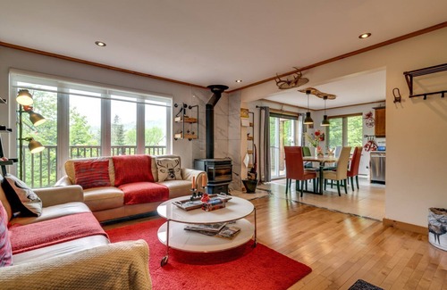 Amherst Cottage | Experience Chalet Merveilles Spa with Lake Views near Mont-Tremblant