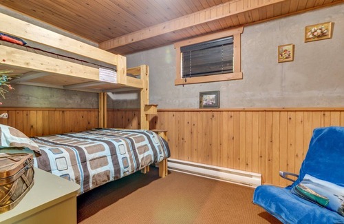 Amherst Cottage | Experience Chalet Merveilles Spa with Lake Views near Mont-Tremblant