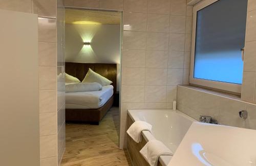 Waengle Apartment | Pet-Friendly Chalet Mia with Ocean View in Wängle