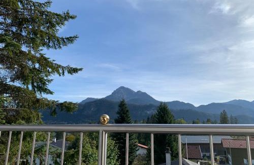 Waengle Apartment | Pet-Friendly Chalet Mia with Ocean View in Wängle