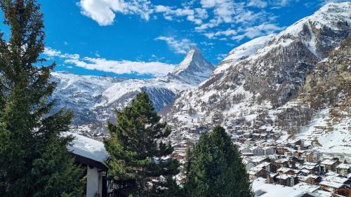 Zermatt Ski Chalet | Child-Friendly Retreat at Chalet Michelangelo - 4 Star Stay