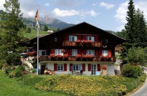 Grindelwald Apartment | Chalet Mislin: Unmatched Views in Grindelwald, Rated 10/10